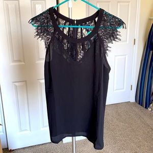 Lace detail cap-sleeve blouse